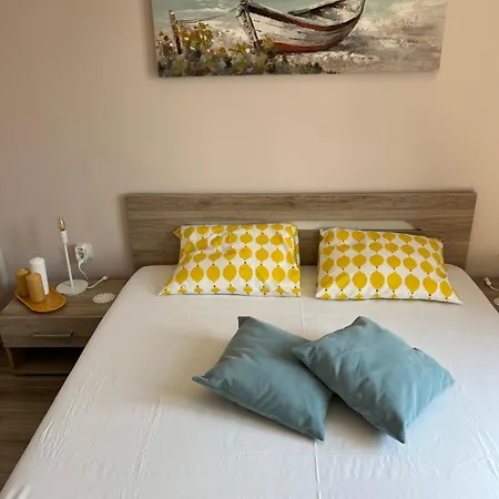 8 Steps To The * Pomorie