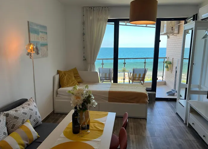 8 Steps To The Apartment Pomorie