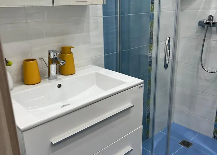 8 Steps To The * Pomorie