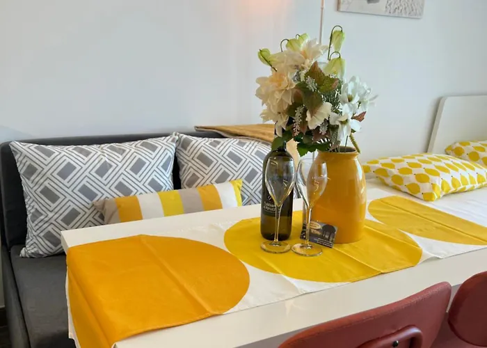 8 Steps To The Apartment