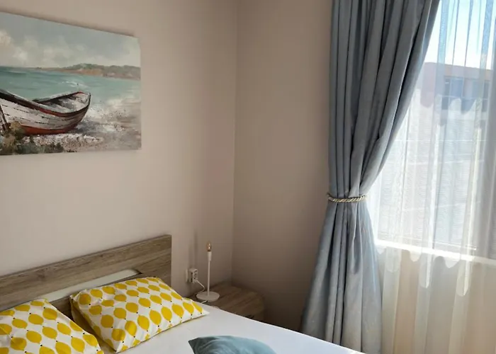 Apartment 8 Steps To The *