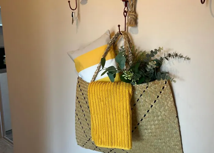 Apartment 8 Steps To The Pomorie