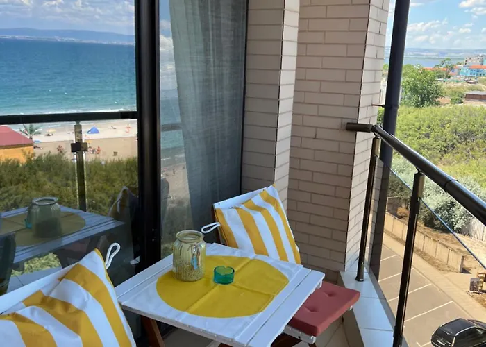 8 Steps To The Apartment Pomorie